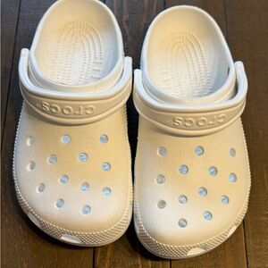 CROCS Women’s White Slip On Clogs
